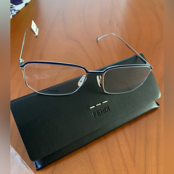 FENDI - Picture 2 of 16